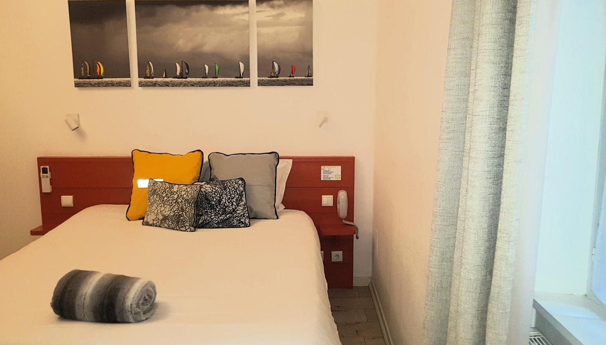 Hotel La Marine, Vieux Port La Rochelle  Dış mekan fotoğraf