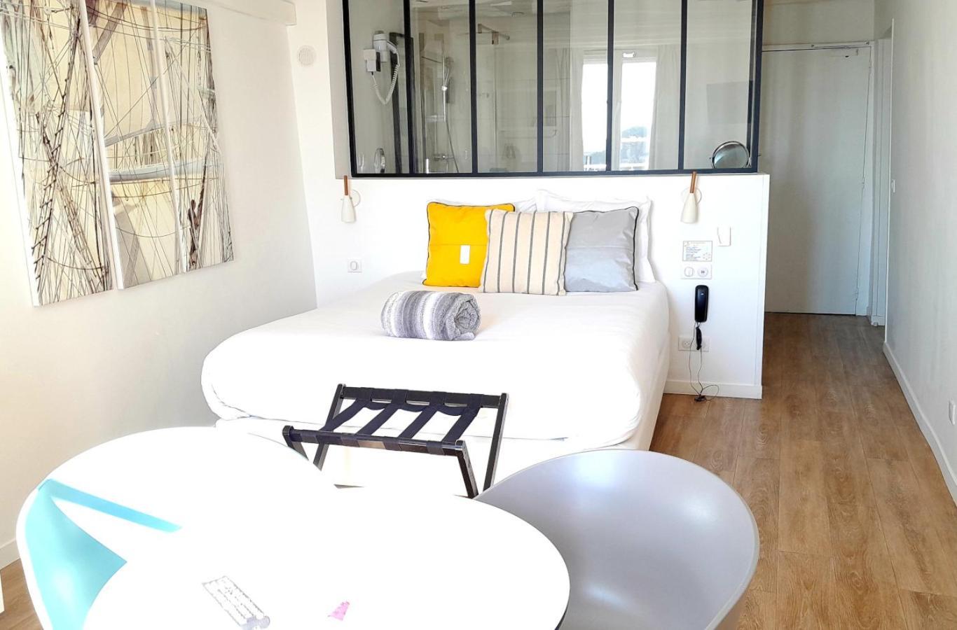 Hotel La Marine, Vieux Port La Rochelle  Dış mekan fotoğraf